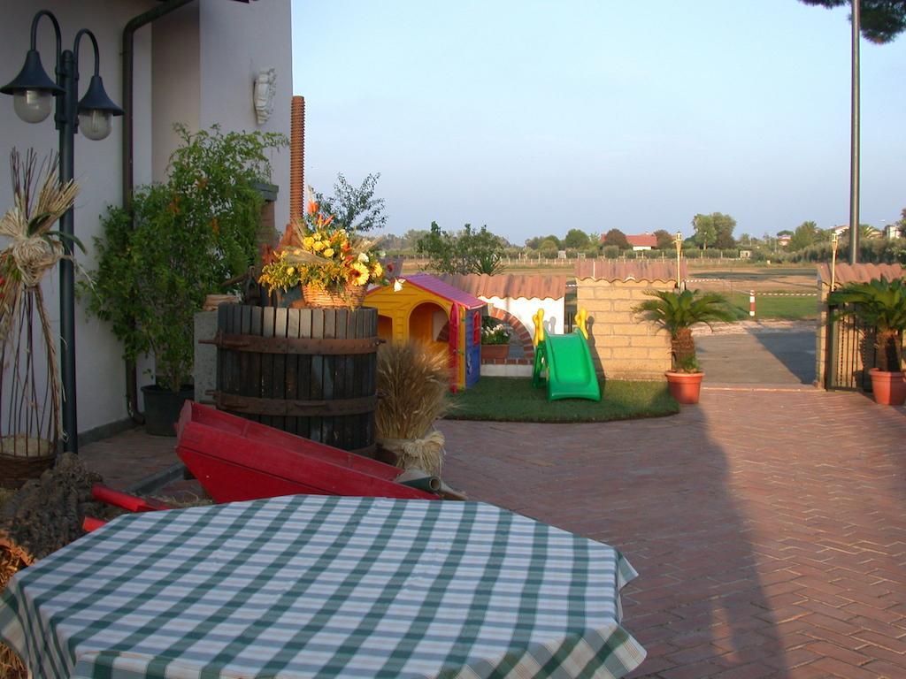 Agriturismo Torre Cristina อาพริเลีย ภายนอก รูปภาพ