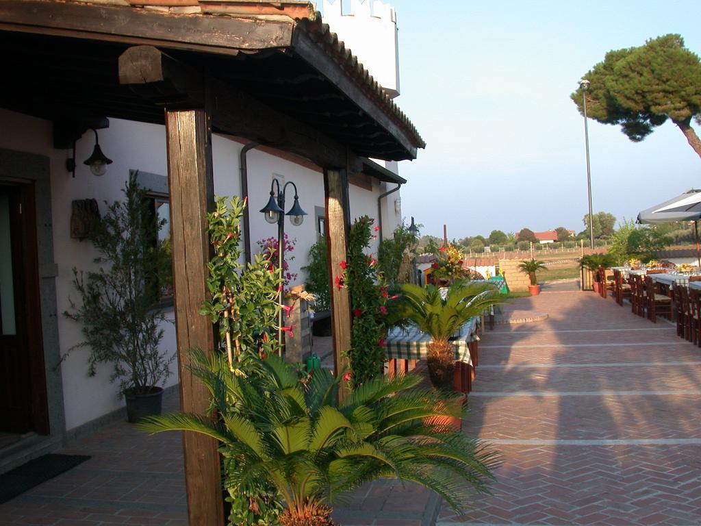 Agriturismo Torre Cristina อาพริเลีย ภายนอก รูปภาพ